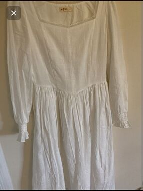 Women's White Long Sleeve Midi Dress